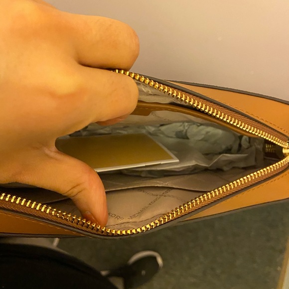 SOLD!!!!! Michael Kore Bag - Picture 4 of 4